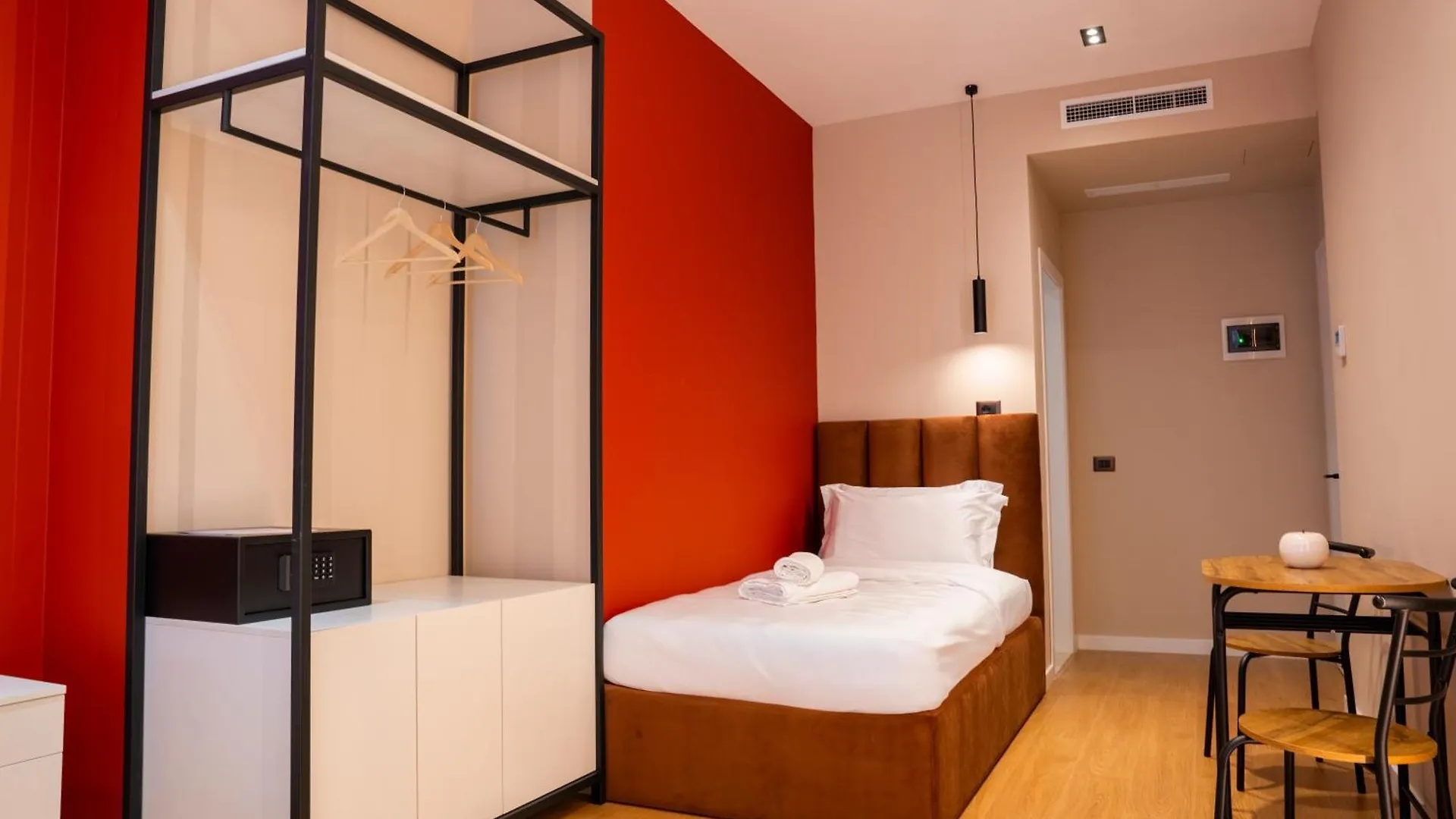 B&B My Way Rooms 티라나
