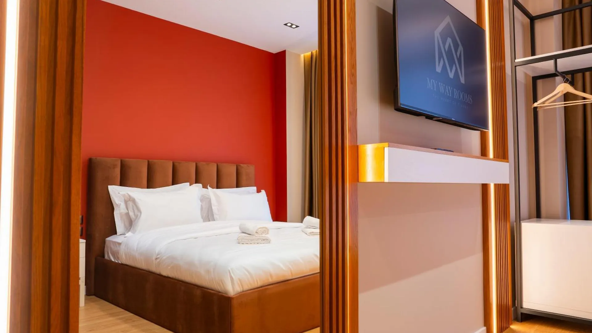 My Way Rooms 티라나 B&B