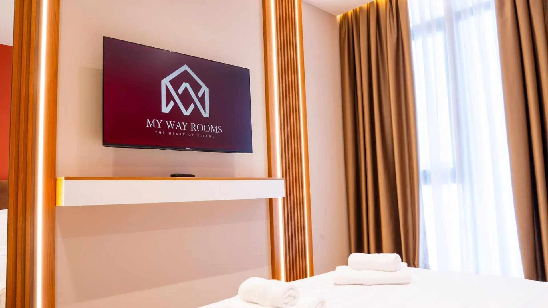 My Way Rooms 티라나 B&B