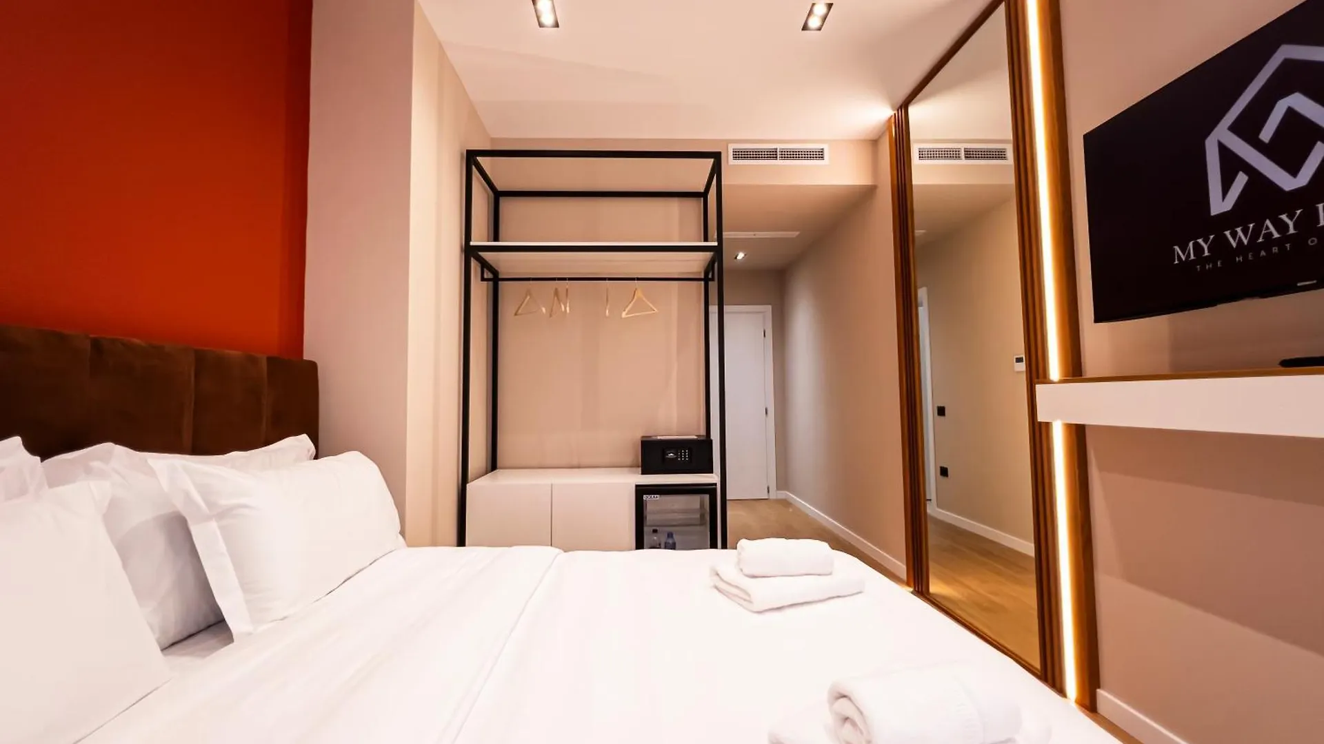 B&B My Way Rooms 티라나