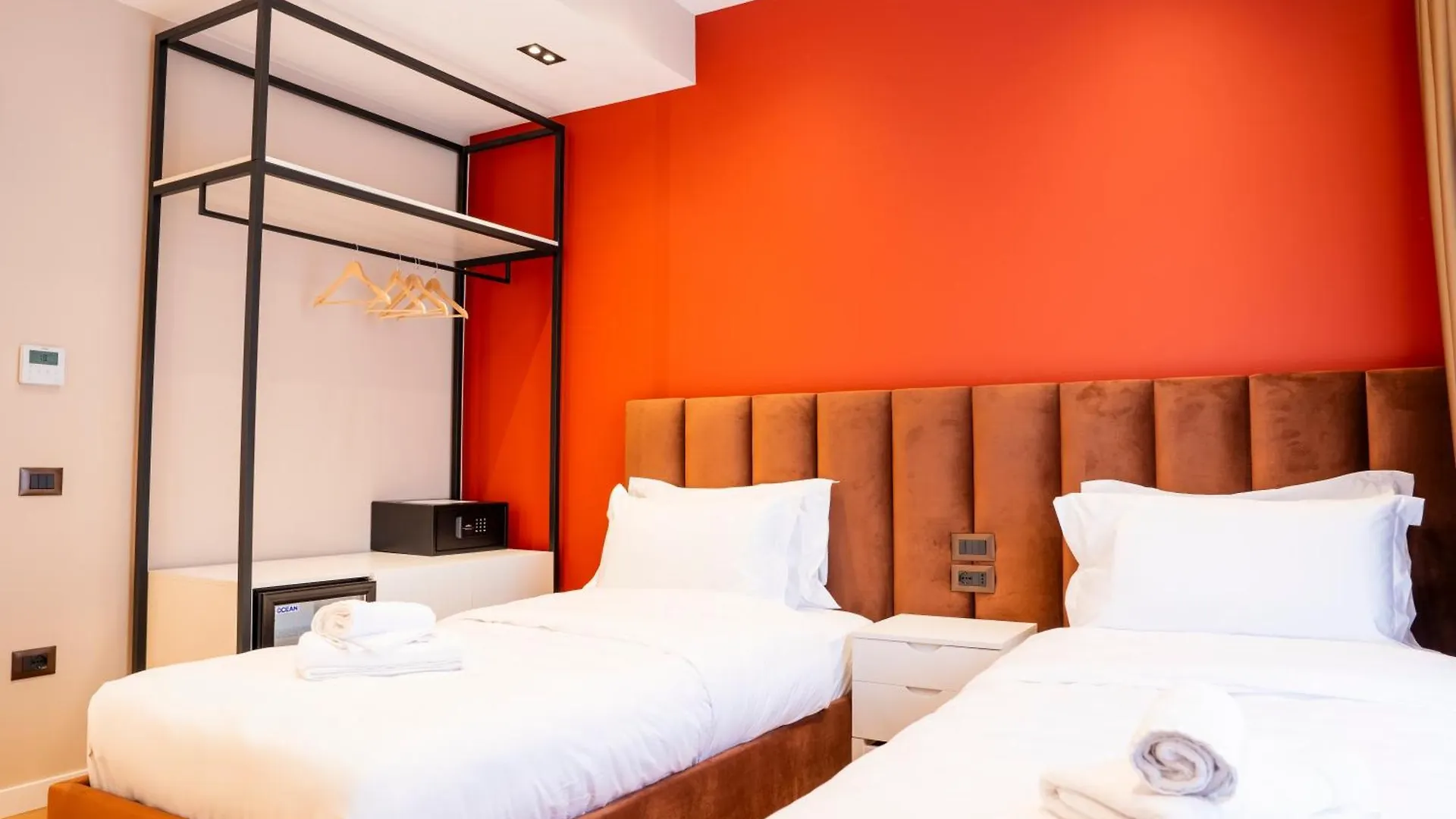 My Way Rooms 티라나 B&B